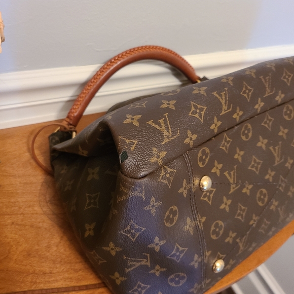 π₯π₯π₯π₯SOLDπ₯π₯π₯π₯Louis vuitton - Picture 2 of 5